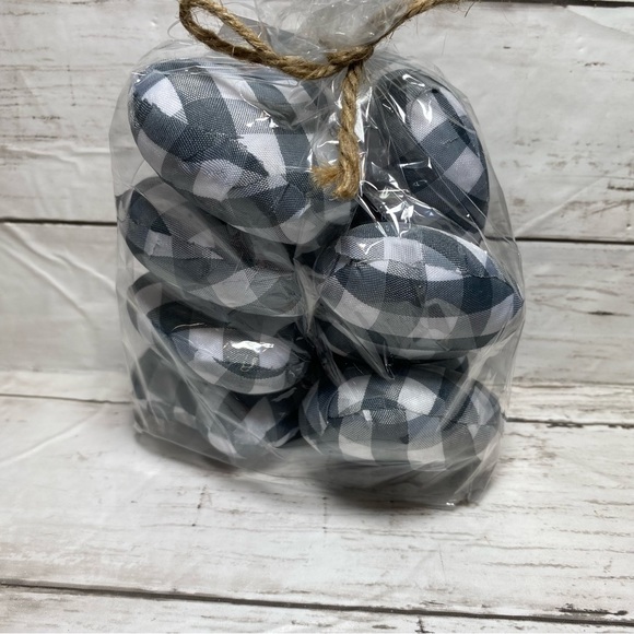 Valentine tiered tray decor - Picture 3 of 3